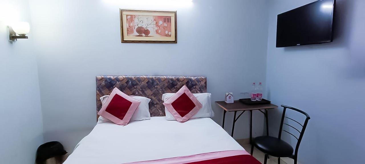 Comodo Satya Niketan Residency Nowe Delhi Zewnętrze zdjęcie